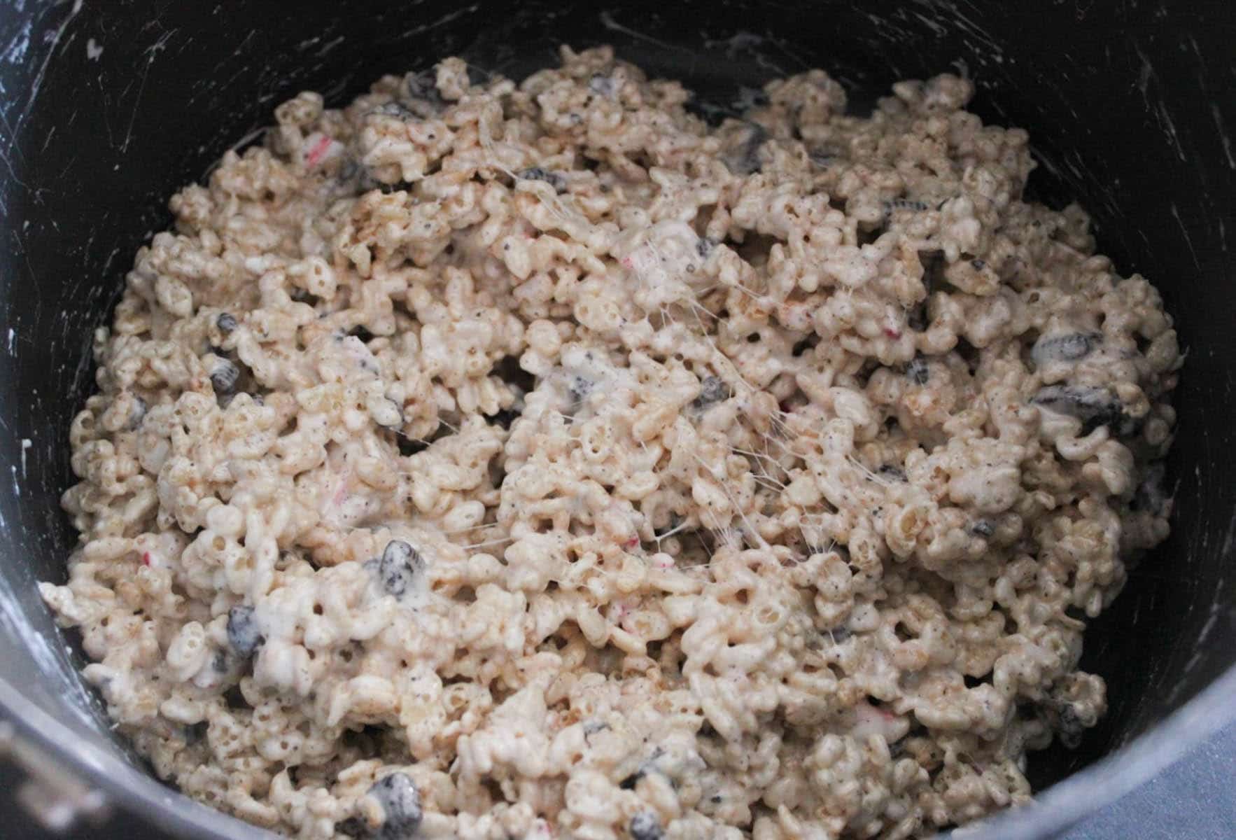 Holiday-Peppermint-Bark-Rice-Krispie-Treats-step-3