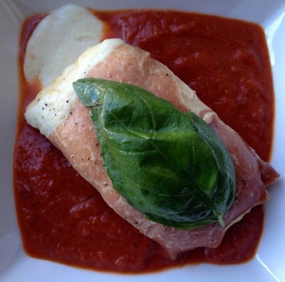 chicken-rollatini-with-roasted-red-pepper-tomato-sauce