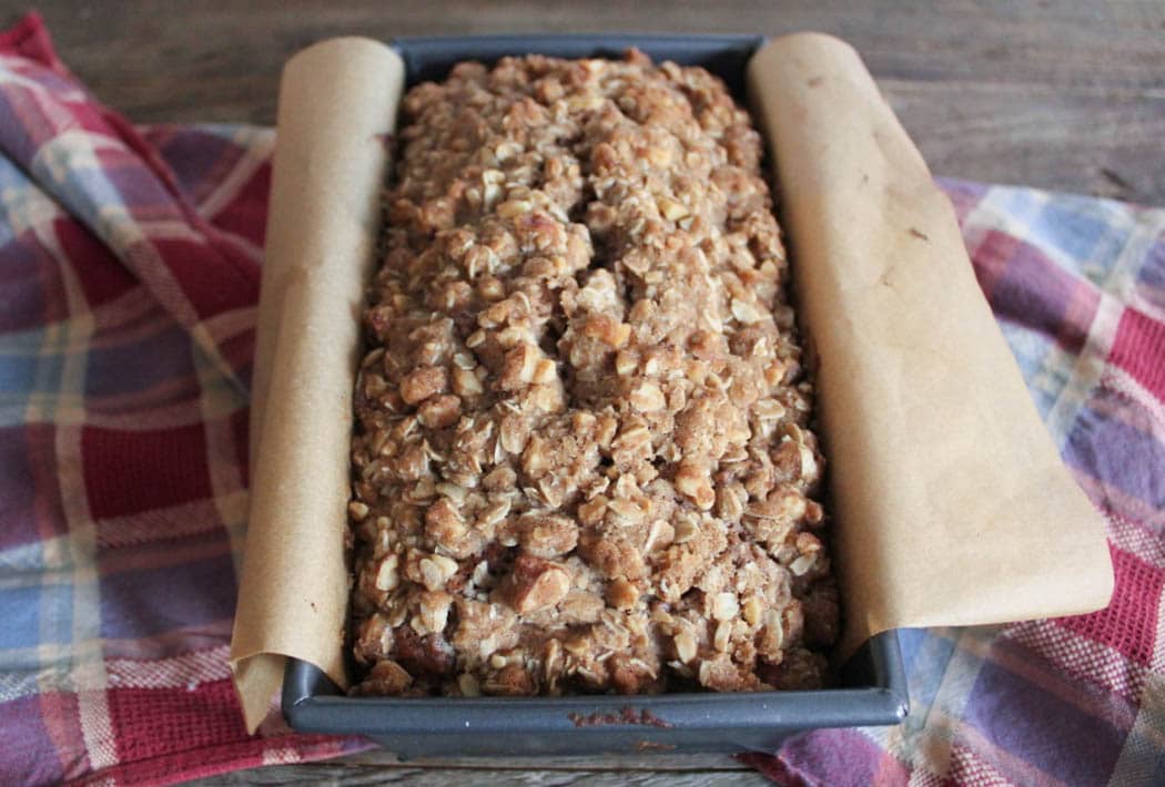 Banana-Bread-with-Walnut-Crumble-step-8