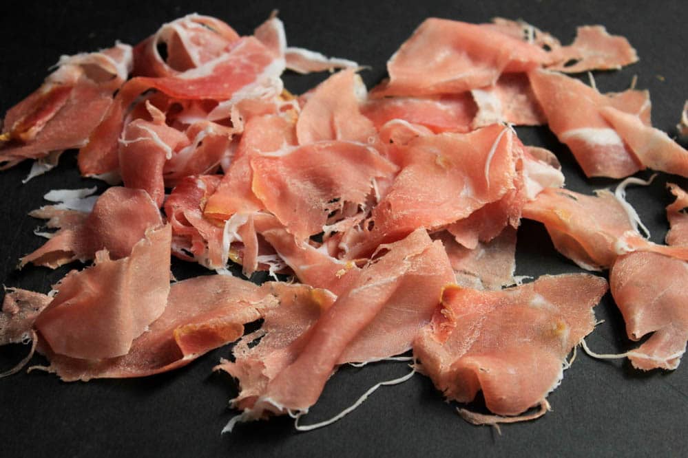 grilled-pita-pizzas-with-prosciutto-chanterelles-arugula-and-a-fried-egg-step-3