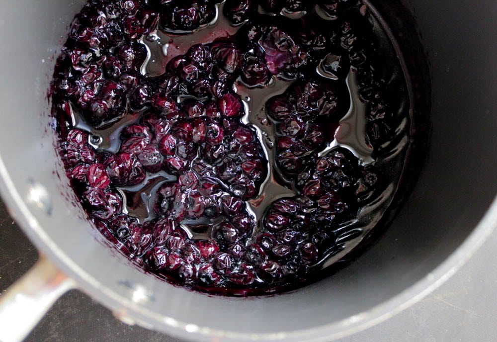 vegan-lemon-breakfast-quinoa-with-toasted-almonds-and-blueberry-compote-step-4
