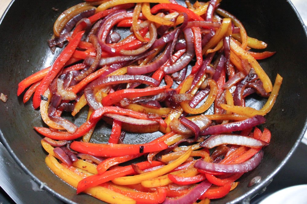 Healthy-Vegetable-Fajita-Salad-with-corn-black-beans-Chipotle-Vinaigrette-step-5
