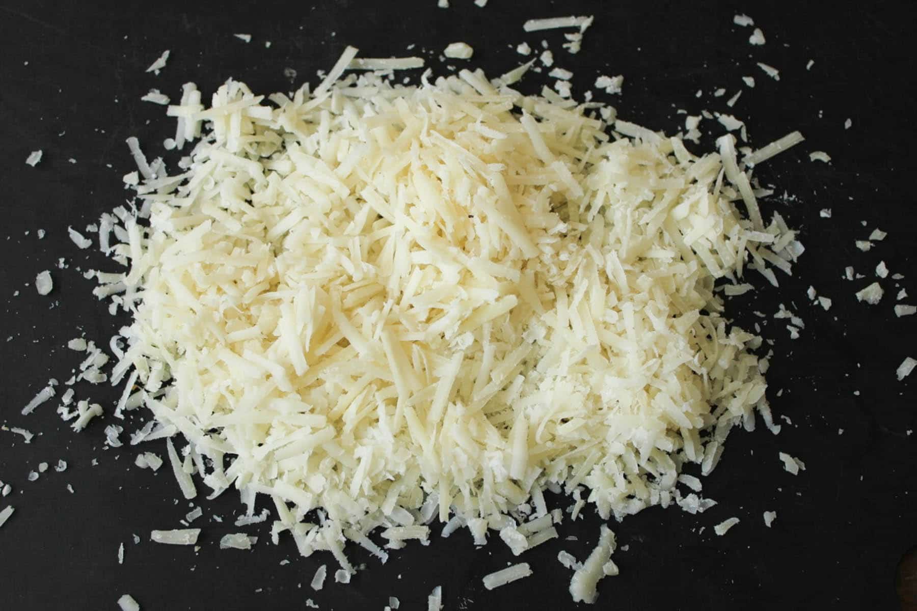 manchengo-crisps-with-serrano-ham-quince-marcona-almonds-step-1