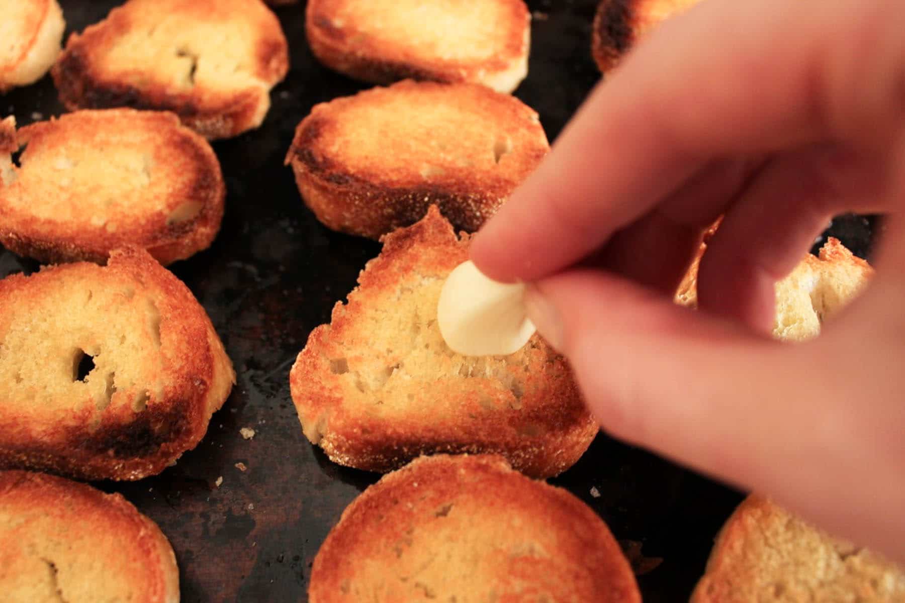 beef-tenderloin-crostini-with-whipped-goat-cheese-and-pesto-step-3