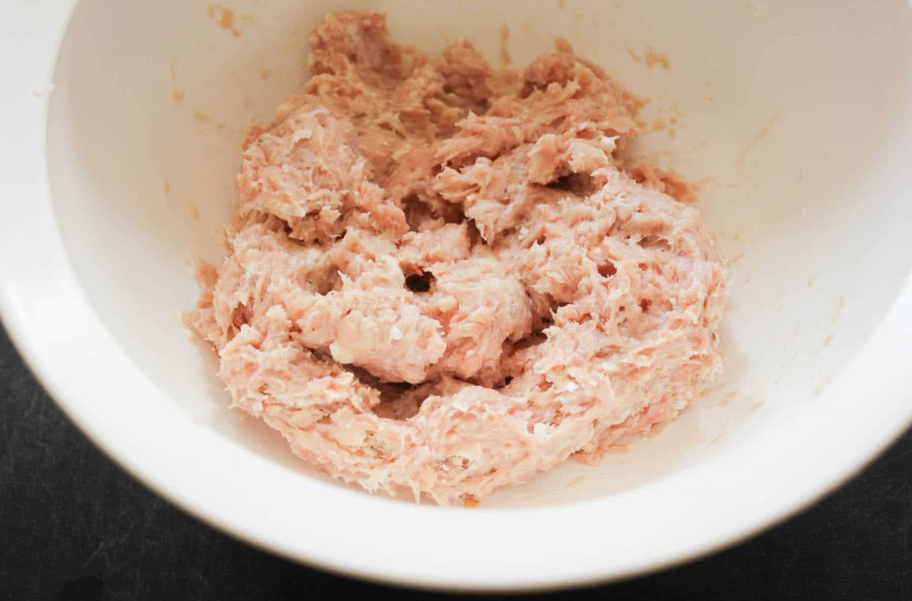 chicken-and-goat-cheese-burgers-with-peaches-corn-and-cherry-tomatoes-step-2