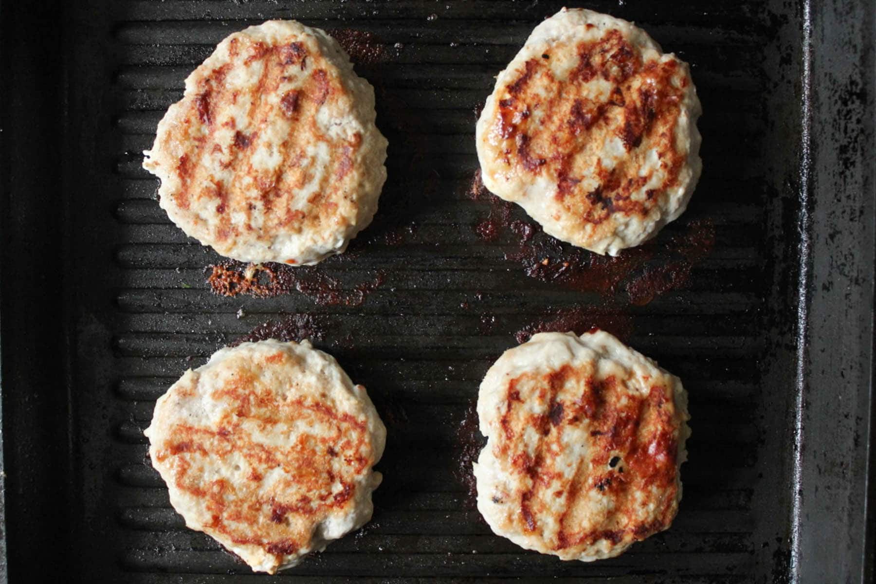chicken-and-goat-cheese-burgers-with-peaches-corn-and-cherry-tomatoes-step-5