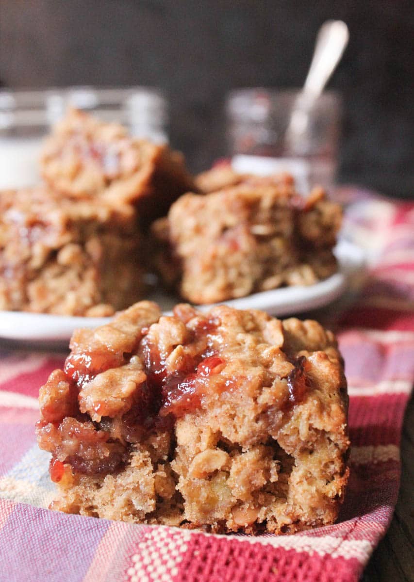 Peanut-Butter-and-Jelly-Snack-Cake-3