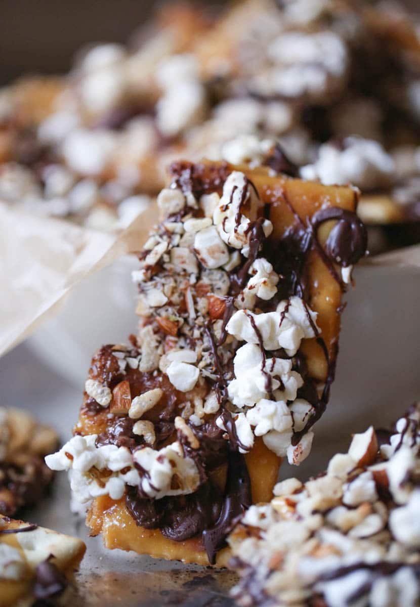 Fully-Loaded-Toffee-Saltines-5