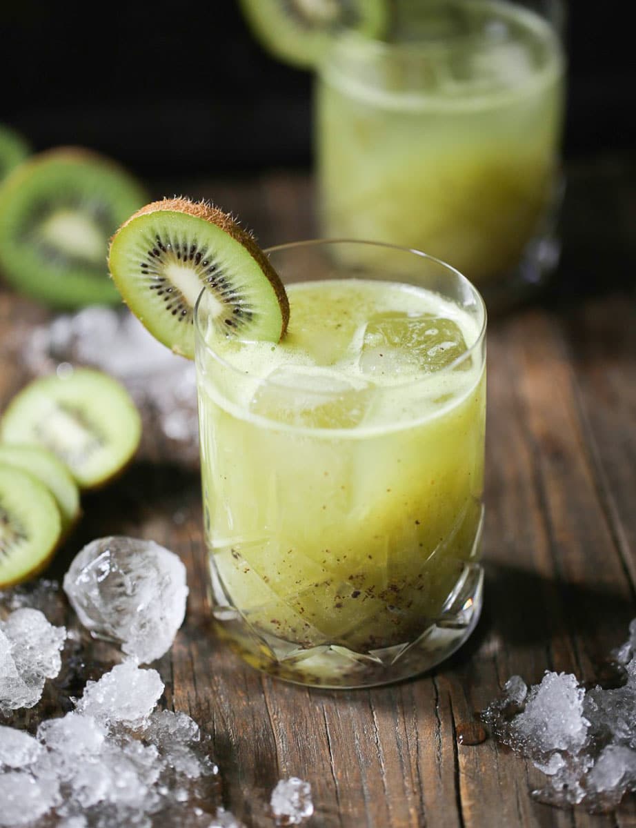 kiwi-kiss-rum-cocktail