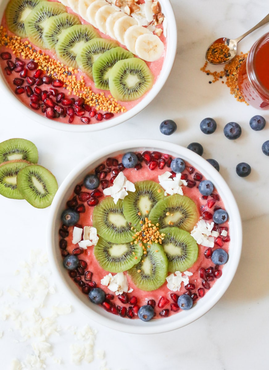 Strawberry-Mango-Kombucha-Smoothie-Bowl